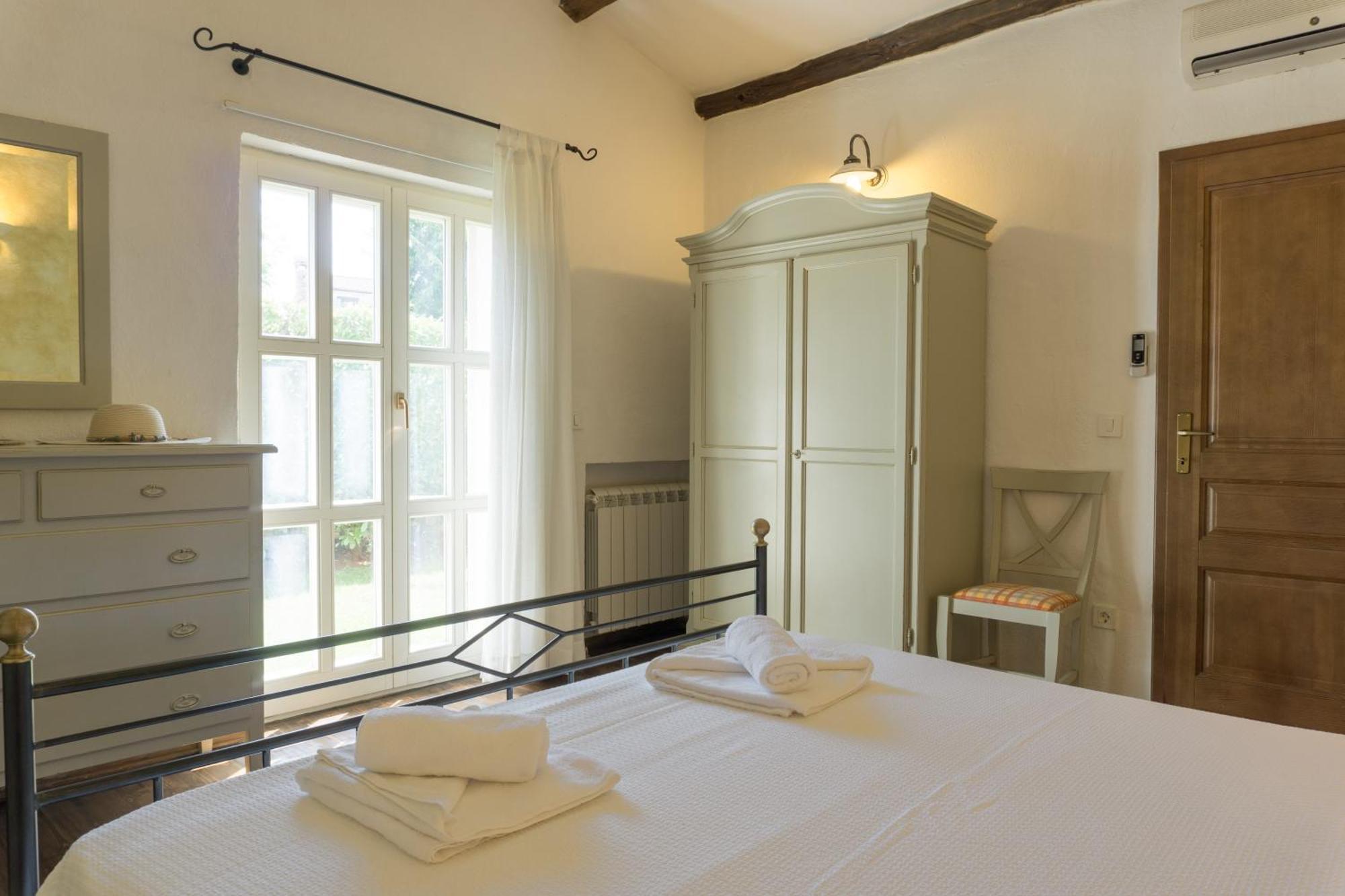 Villa Melissa - Istrisches Steinhaus Mit Pool In Guter Lage Sveti Lovreč Pazenatički Buitenkant foto