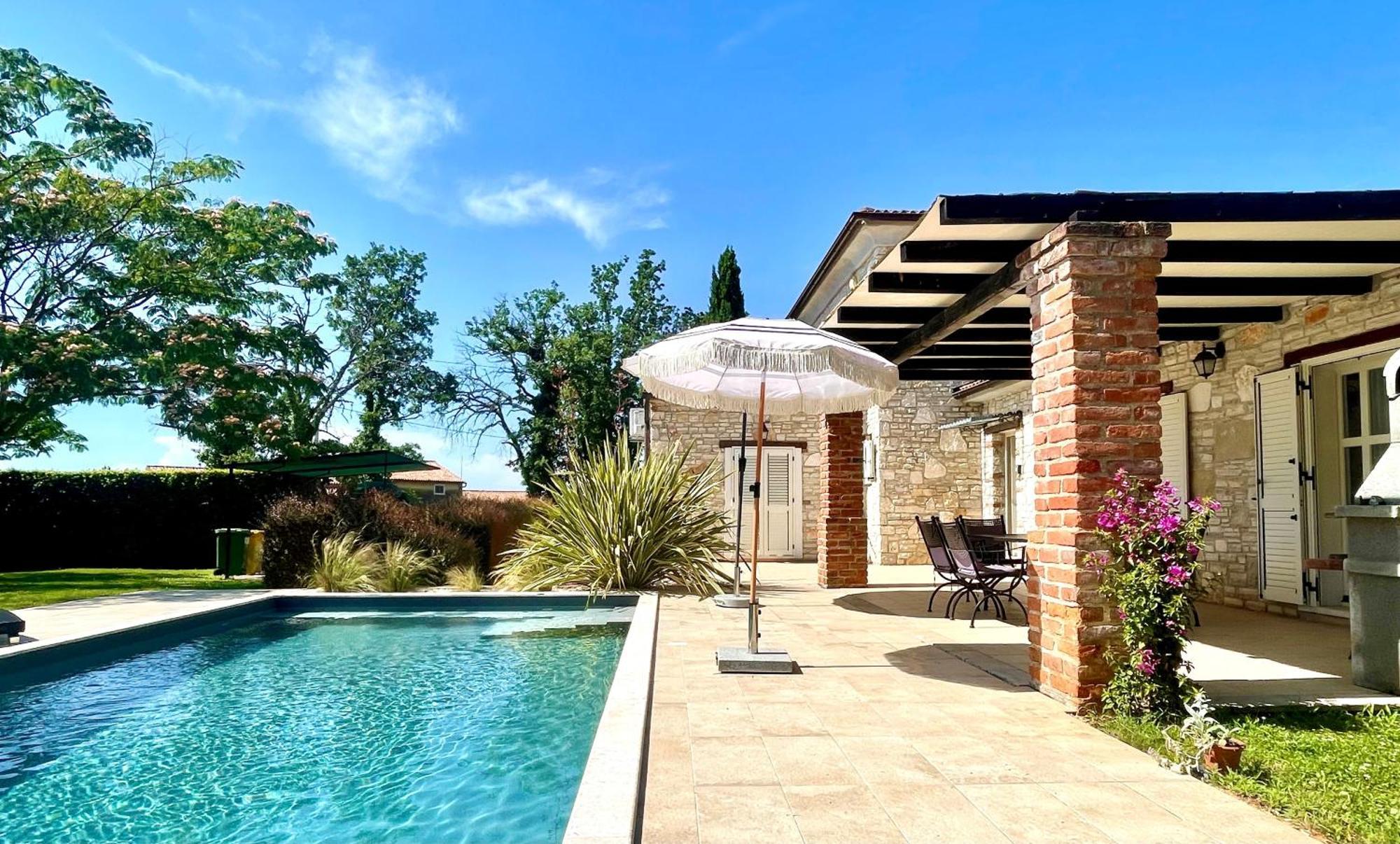 Villa Melissa - Istrisches Steinhaus Mit Pool In Guter Lage Sveti Lovreč Pazenatički Buitenkant foto